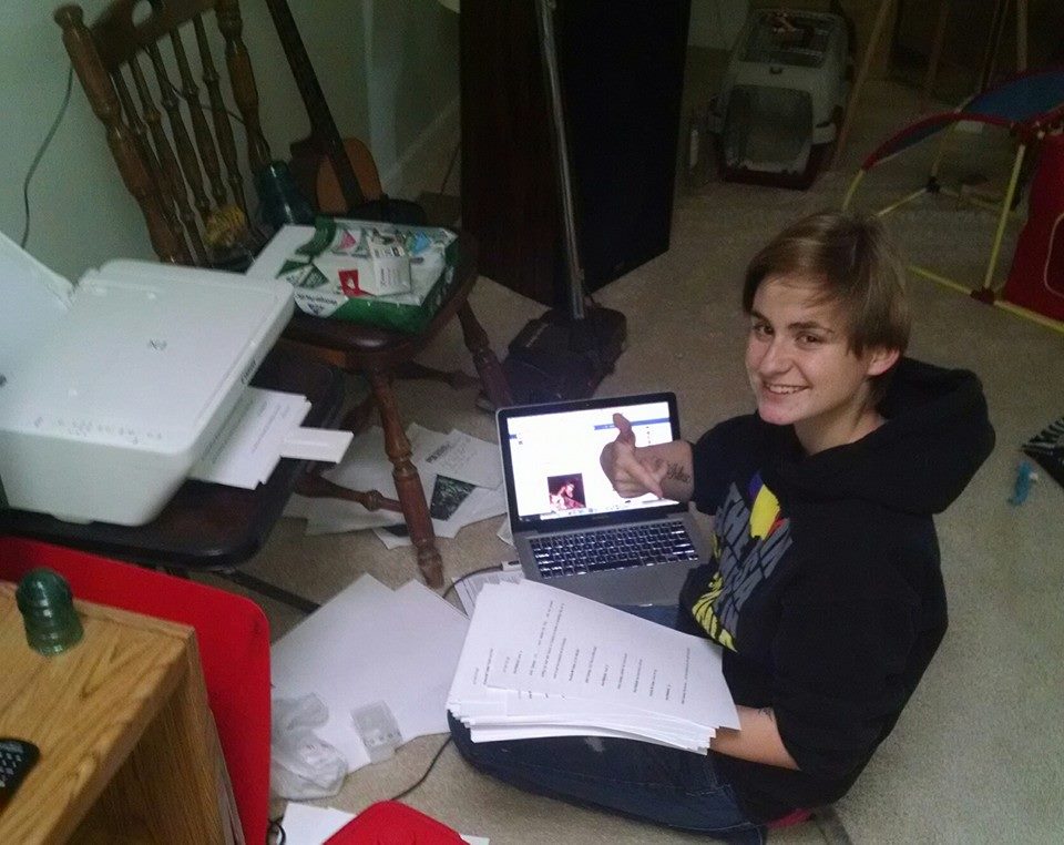 Romanca face ultimele corecturi inainte de publicare