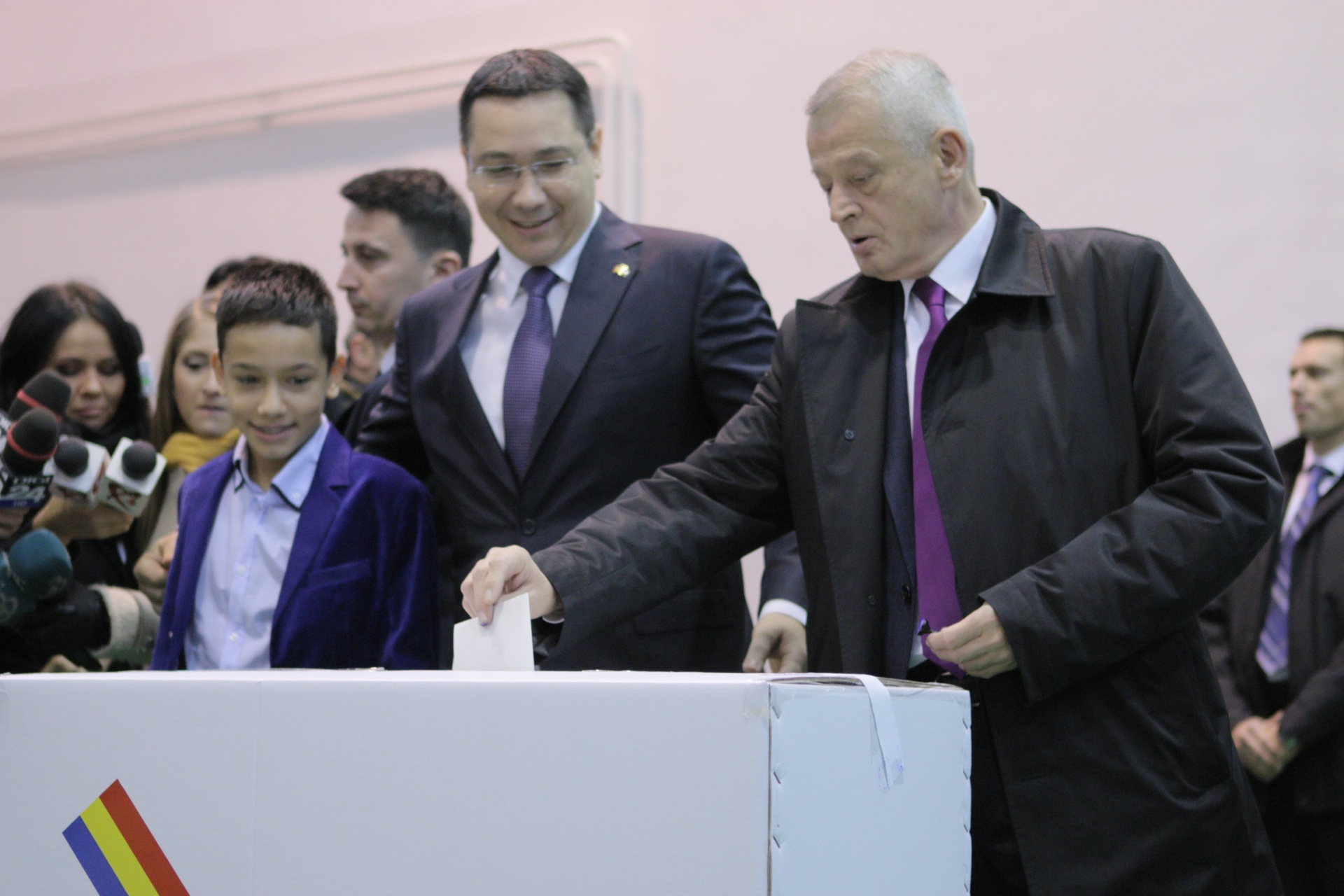 Premierul a fost insotit si de Sorin Oprescu, primarul Capitalei