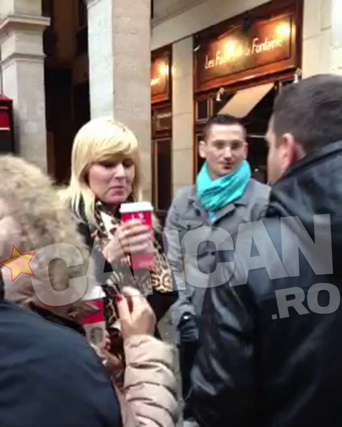 Pentru a face fata frigului, Udrea s-a incalzit cu ceai