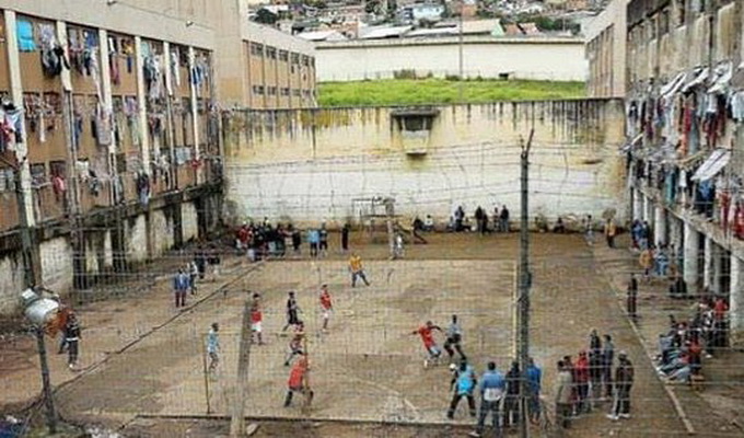 Brazilia inchisoare fotbal