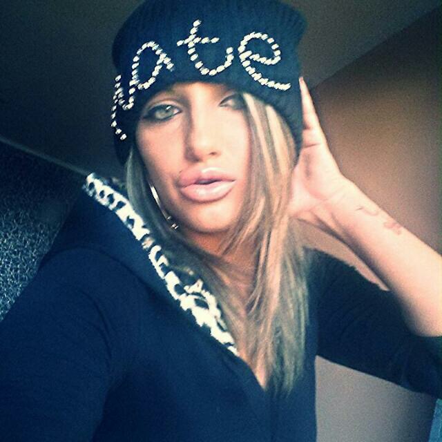 Ana si-a facut operatii estetice, pe care le-a platit iubitul ei