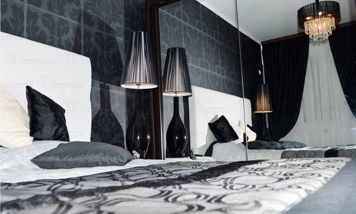 Dormitorul in care cei doi se pozau in ipostaze tandre