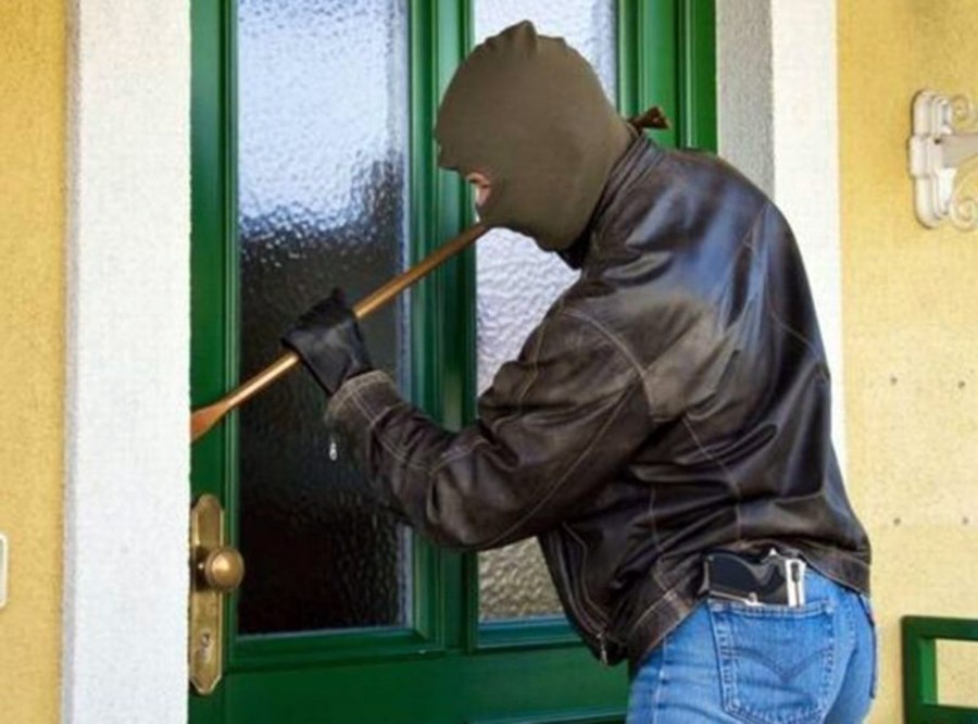 Hotii pot da lovitura daca afla ca nu esti acasa