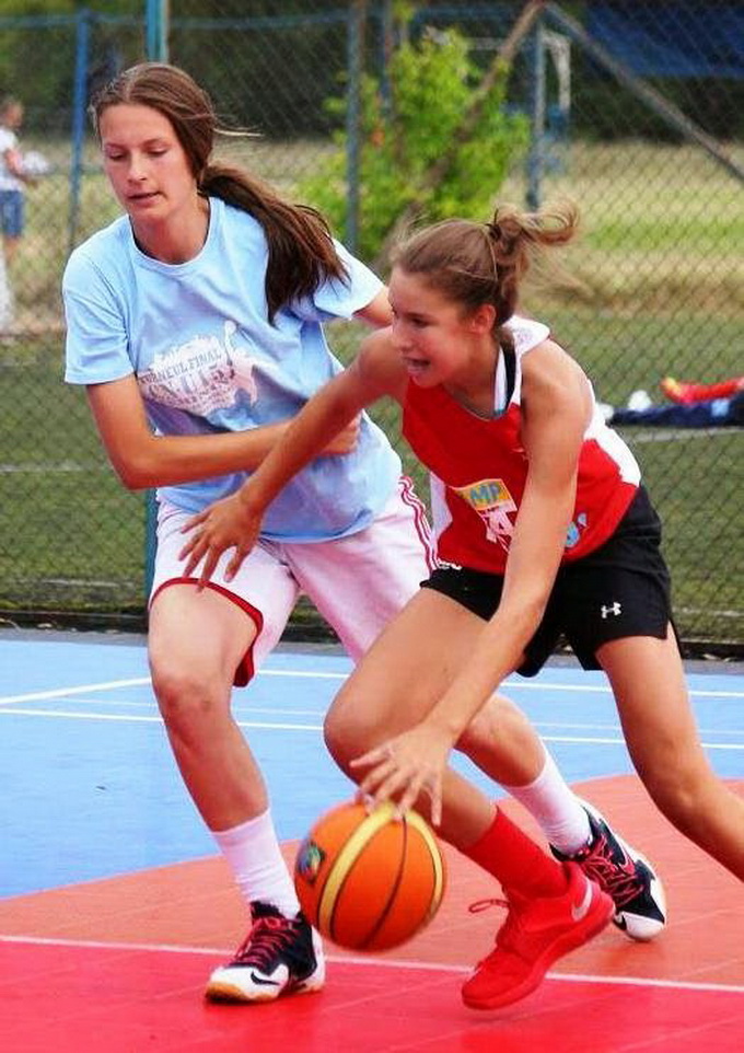 In acest sezon, Sarah a reusit evolutii foarte bune, iar din echipa sa a mai fost convocata o colega