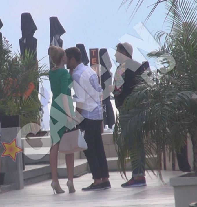 Adi Mutu a fost pozat cu amanta la malul marii