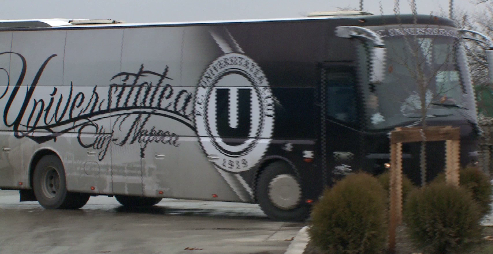 Autocarul Universitatii Cluj a ajuns la groapa de gunoi de la marginea Bucurestiului