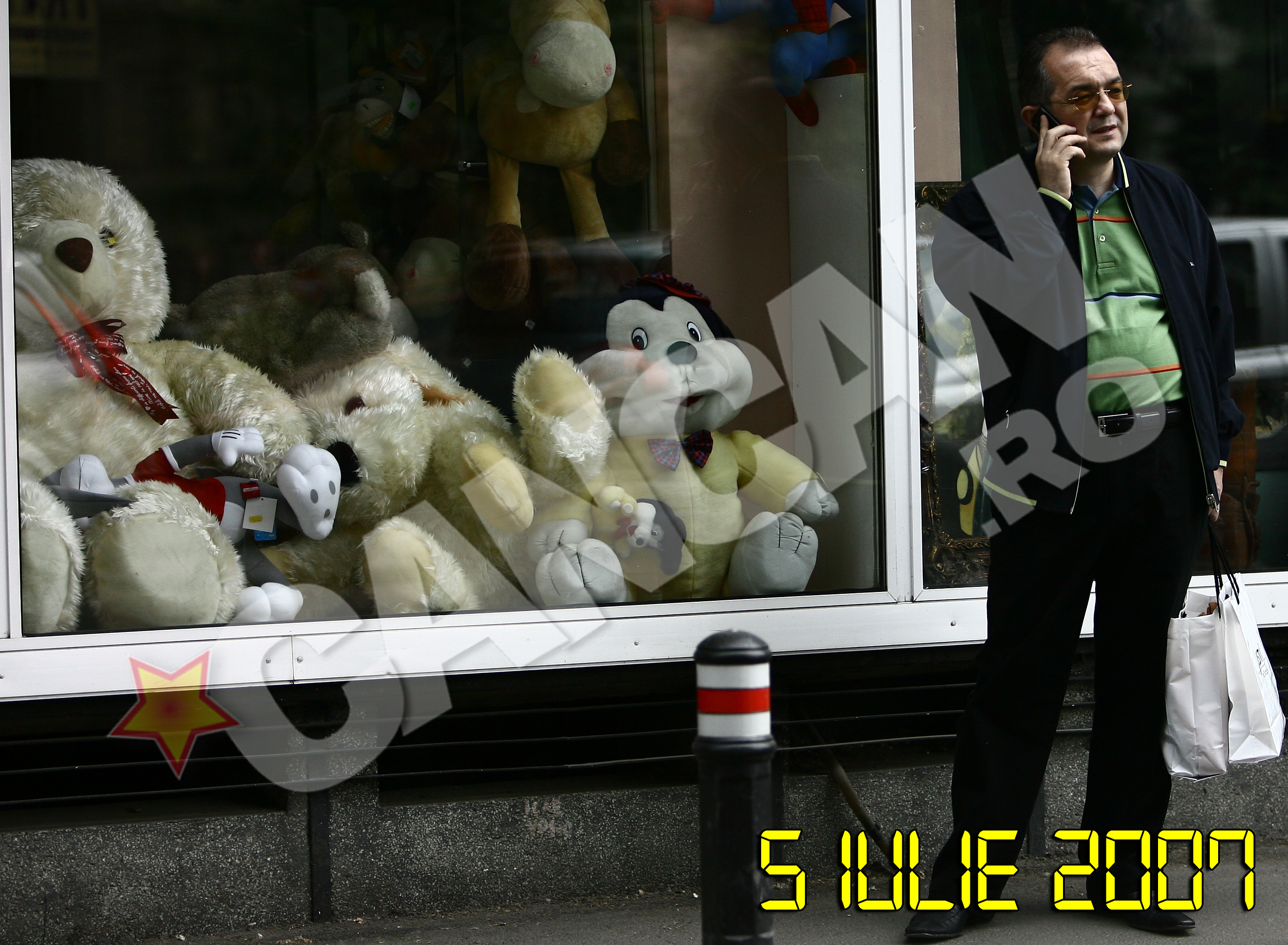 Boc a ales catelusul de plus de la un magazin din Capitala