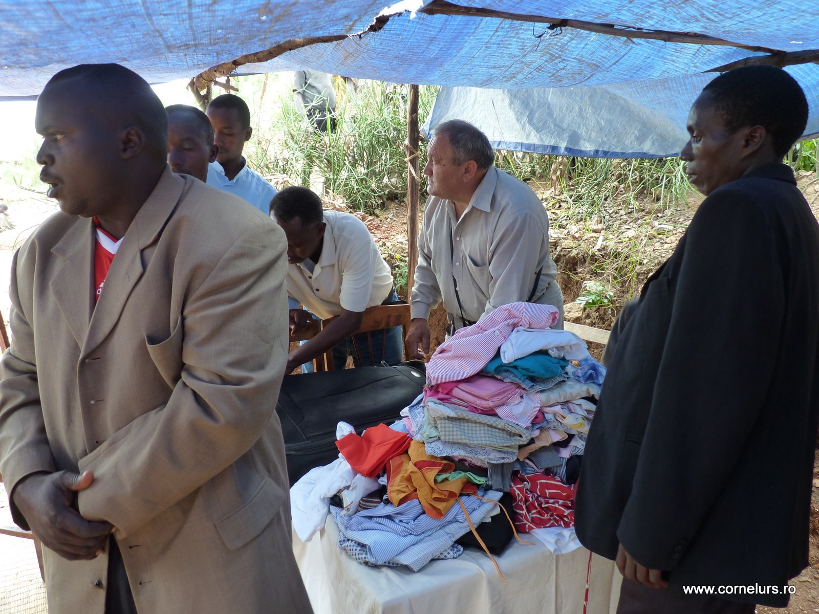 Cornel Urs este iubit de intreaga comunitate de africani din Burundi