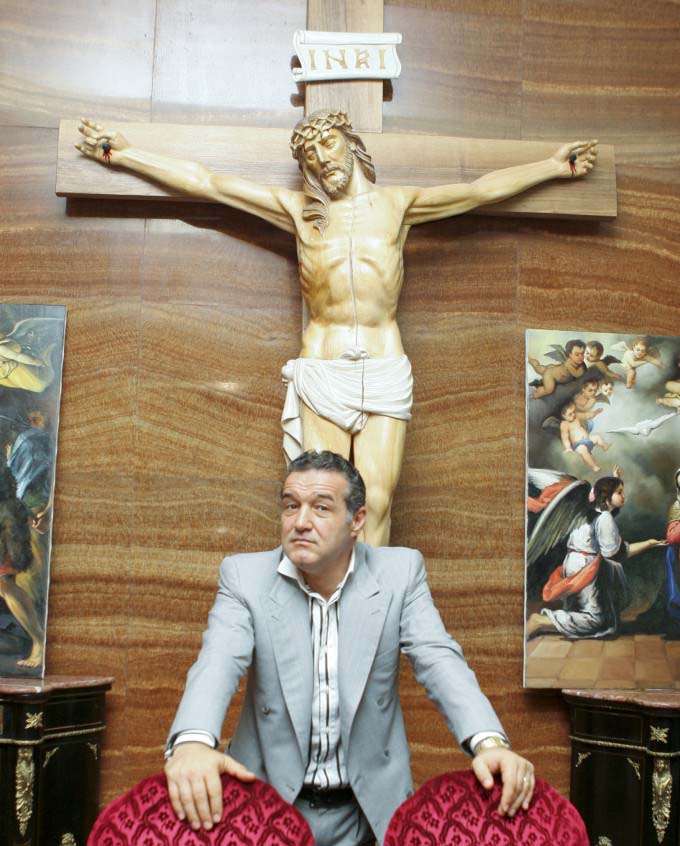 Gigi Becali este un om foarte credincios