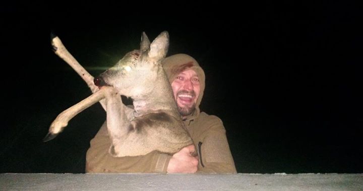 Cheloo avea sange pe gluga (foto:facebook)