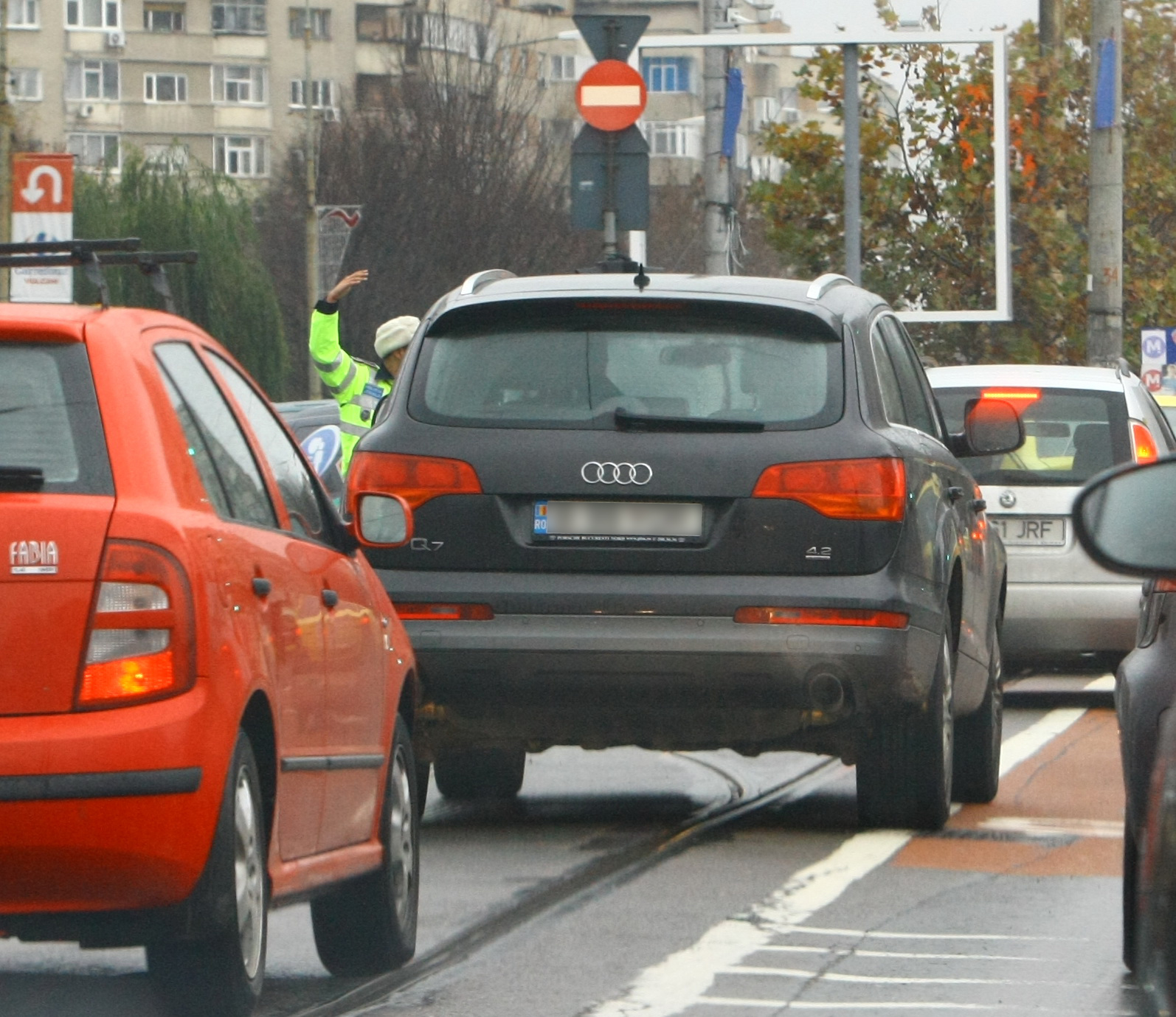 Anghel Iordanescu a incalcat regulile de circulatie chiar in fata politistului de la rutiera