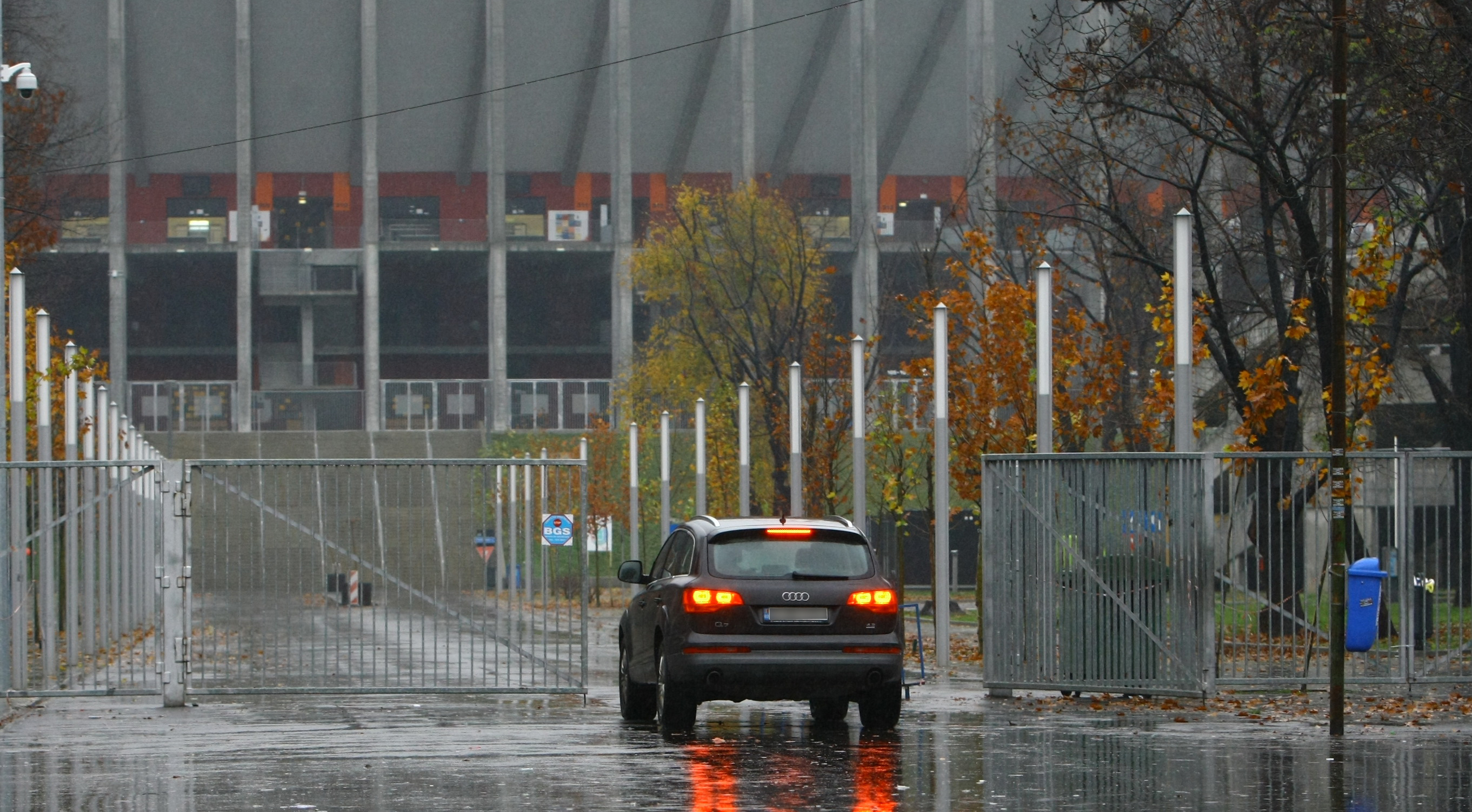 Tata Puiu a ajuns la National arena, acolo unde se afla Casa Fotbalului