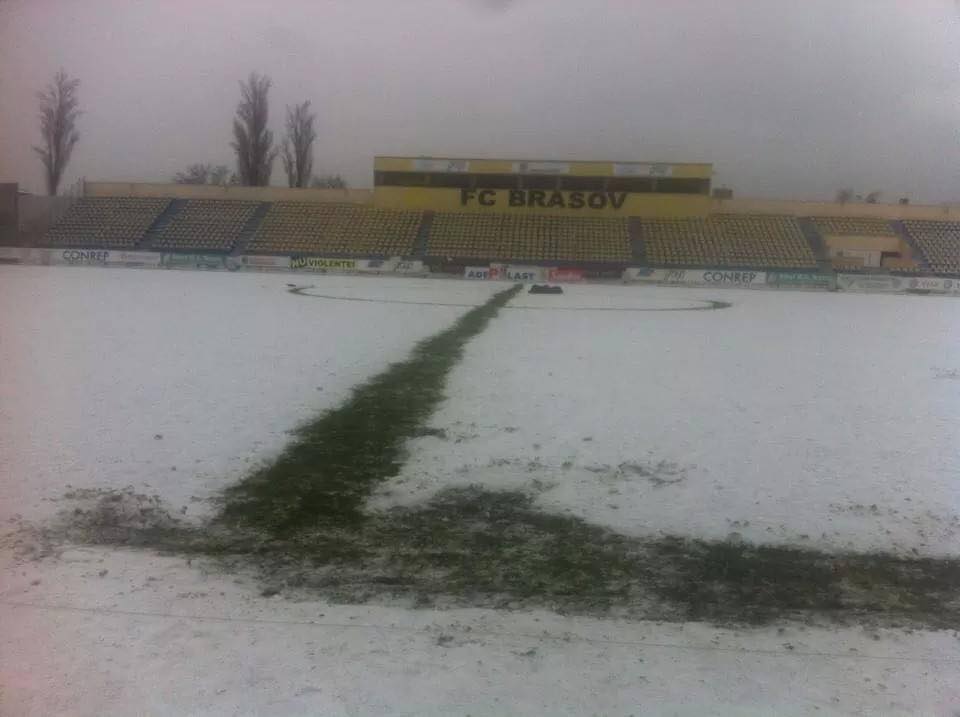 Asa a aratat terenul din Brasov in dimineata jocului cu Viitorul