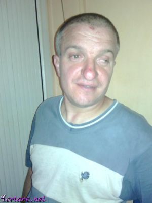 Adrian de abia mai poate sa vada