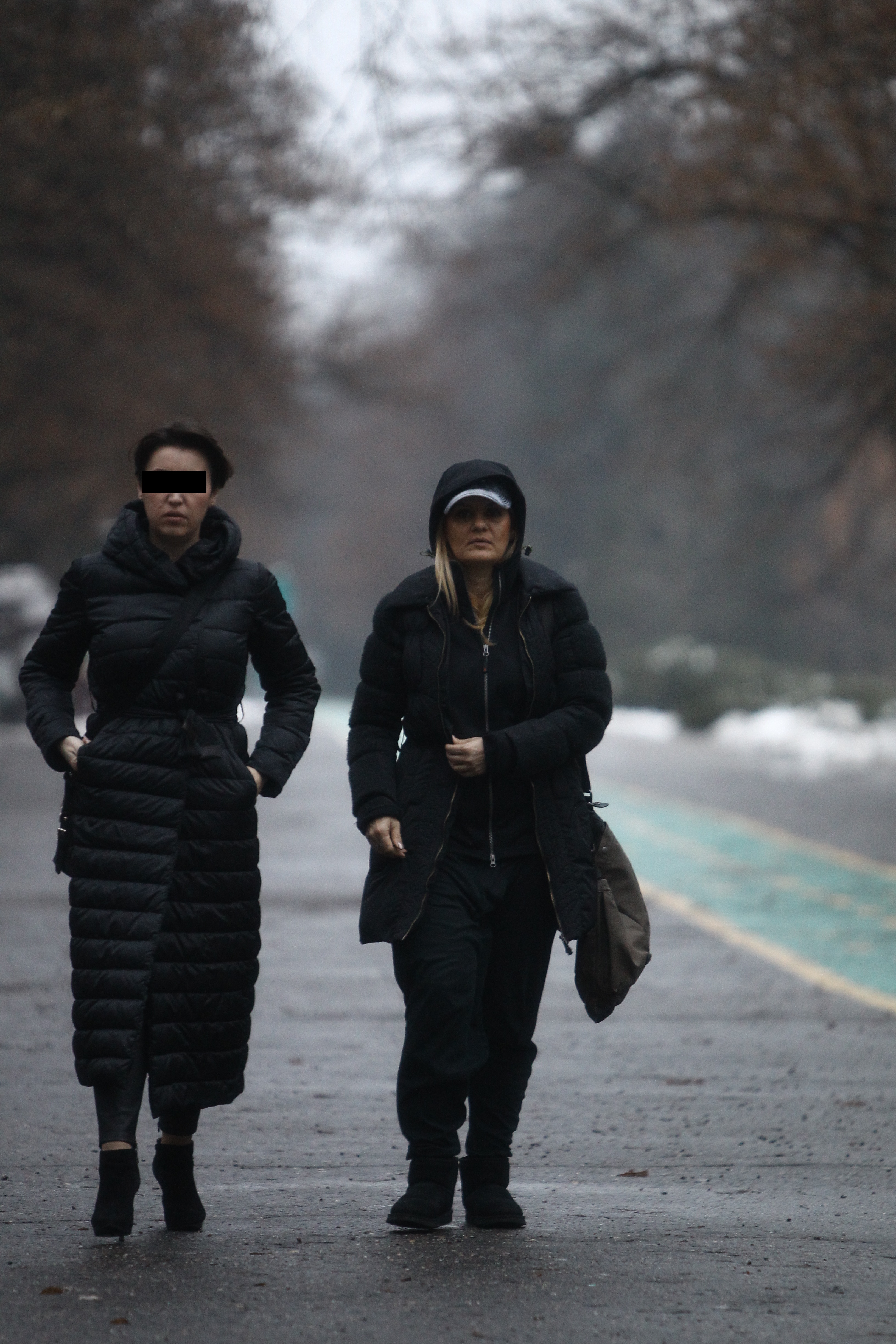 Prietenii incearca sa-i ridice moralul Nicolei