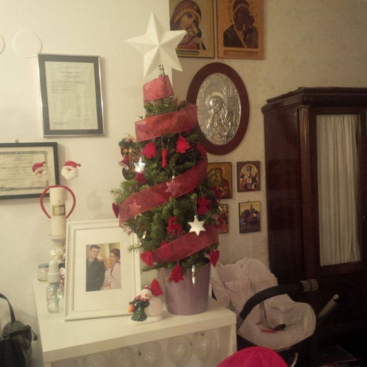 Oana Roman a facut bradul pentru fiica ei (foto:facebook)