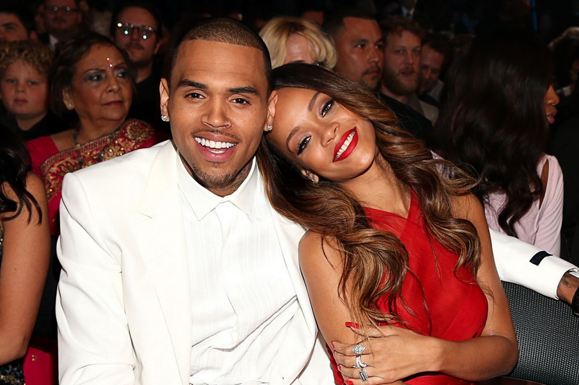 Rihanna si Chris Brown, fostul ei iubit (foto:mirror.co.uk)