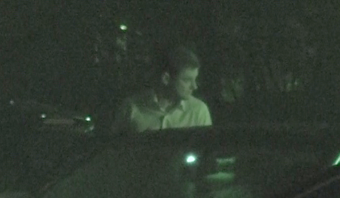 Inainte sa urce in masina, Boureanu a sagetat-o cu privirea pe 