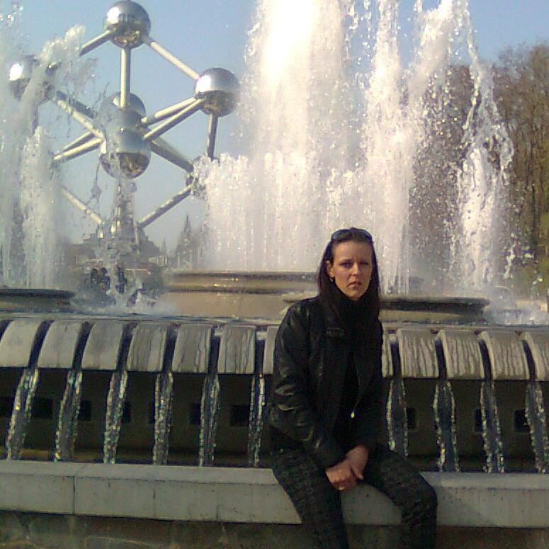 Andreea lucreaza ca asistenta la Spitalul de Urgenta