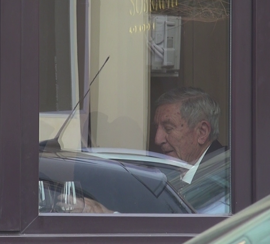 Relaxat, Stanculescu discuta cu prietenul sau