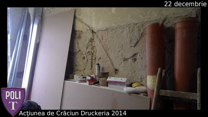 Fanii au cumparat materiale de constructii si s-au apucat de treaba