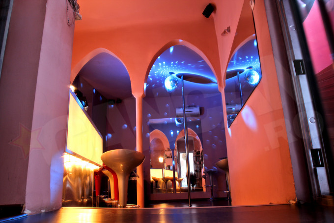 La bar, intotdeauna are loc socializare