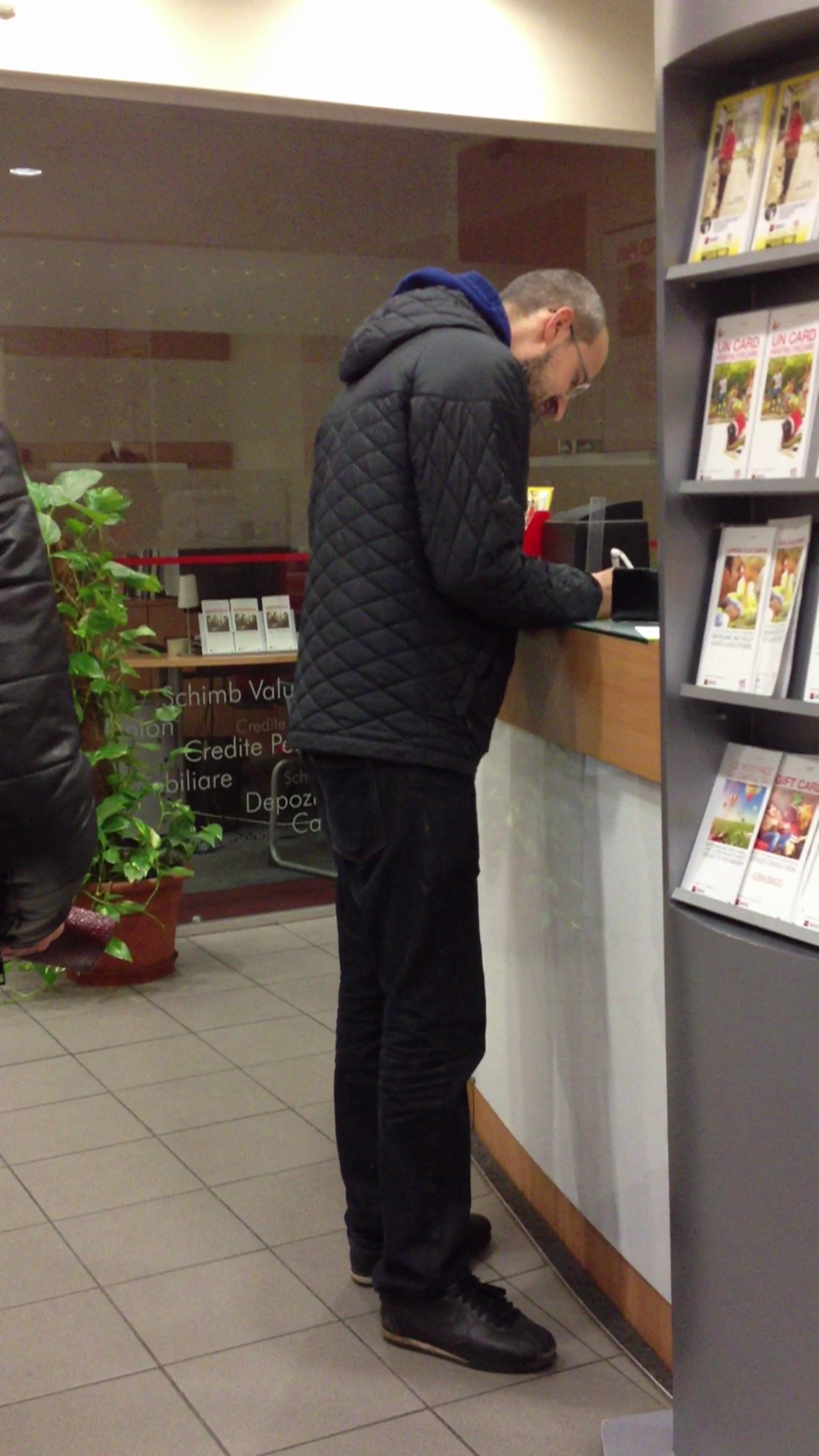 El a zabovit cateva minute sa completeze un formular