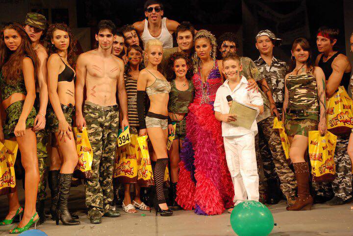 Prima din stanga, Beyonce era una dintre cele mai apreciate modele ale scolii lui Carmen Plesea