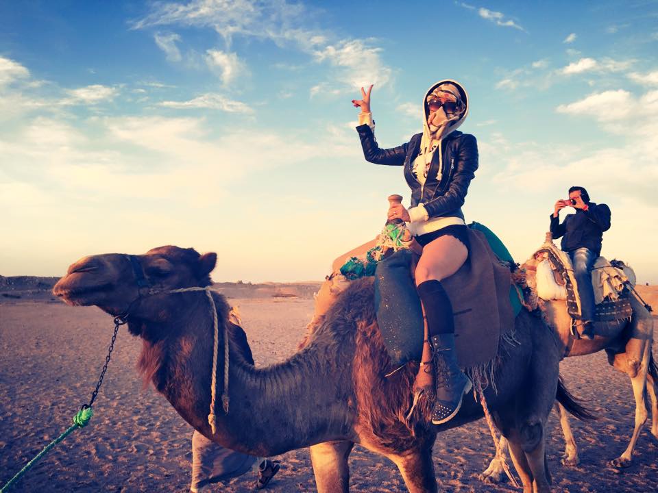 Andreea Balan s-a pozat pe camila