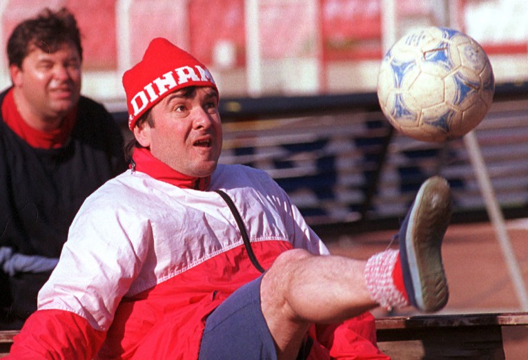 Mateut a facut parte din staff-ul lui Dinamo pana la sfarsitul acestui tur de campionat