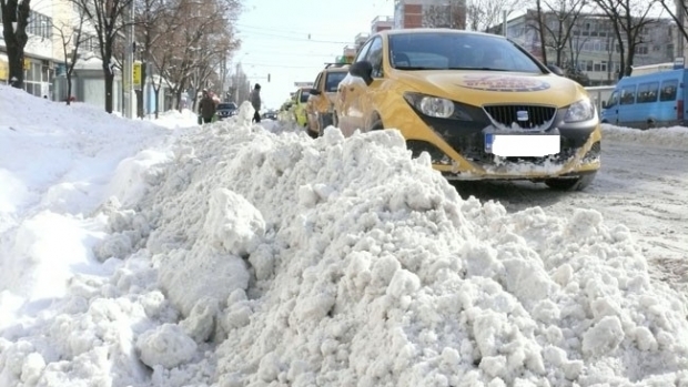 O strada din centru a fost luata cu asalt de taximetristi
