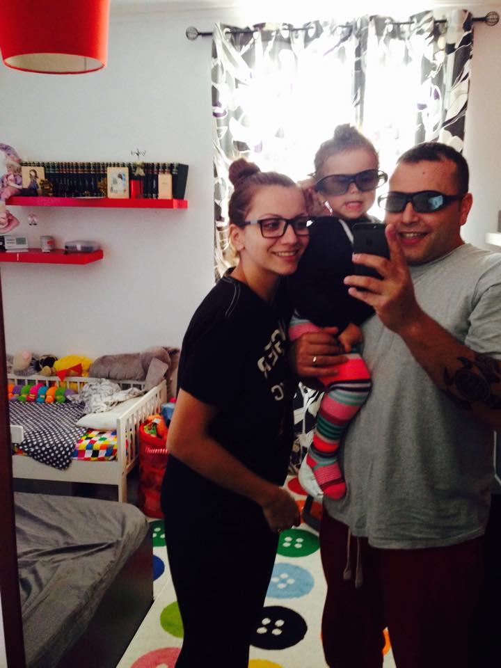 Pana in urma cu o luna, familia Iacob avea o viata fericita