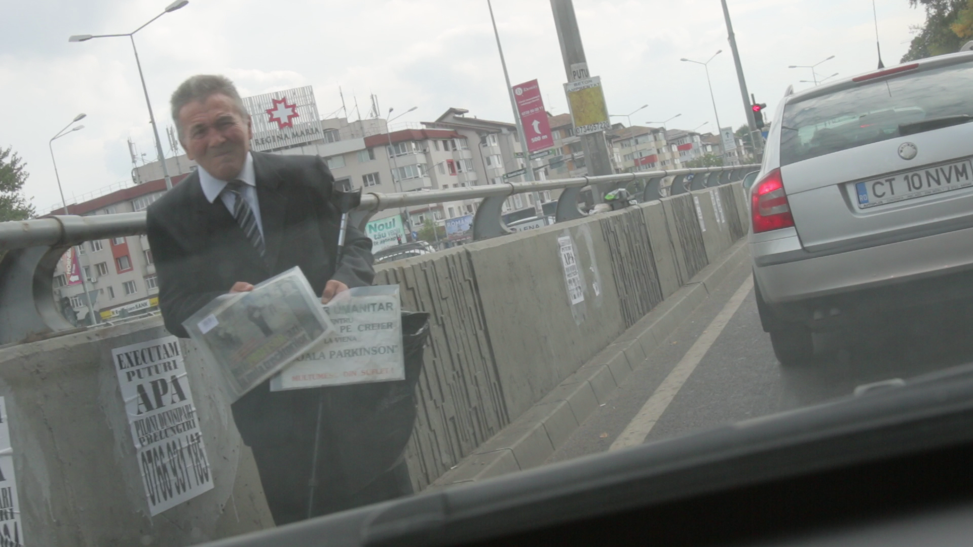 Fostul dascal sufera de o boala crunta, iar pastilele care il tin in viata i-au dat dependenta de jocurile de noroc