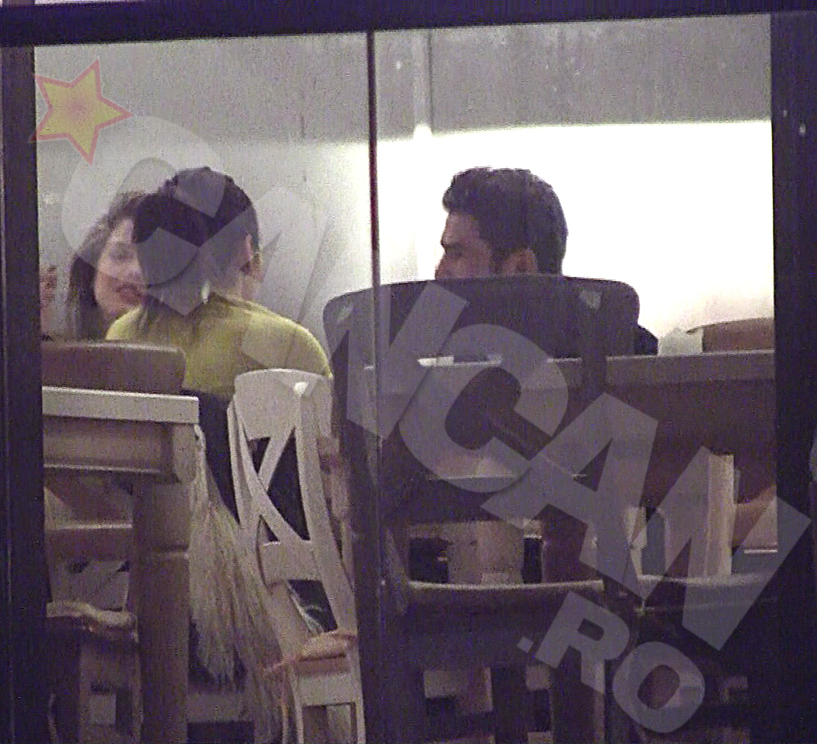 Timp de 30 de minute, Mutu si Alexandra au stat impreuna la masa