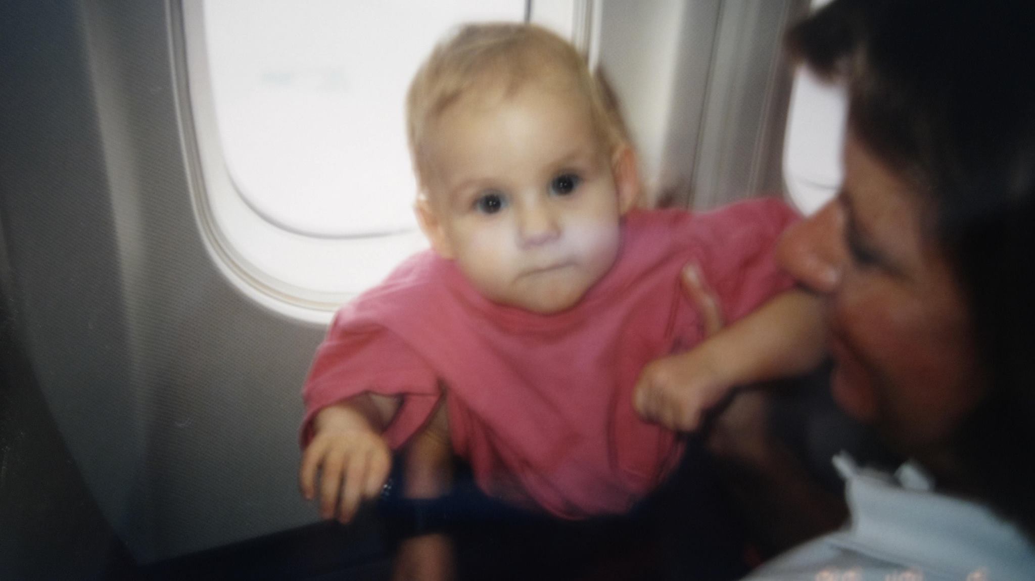 Prima ei poza din avionul care o ducea in SUA