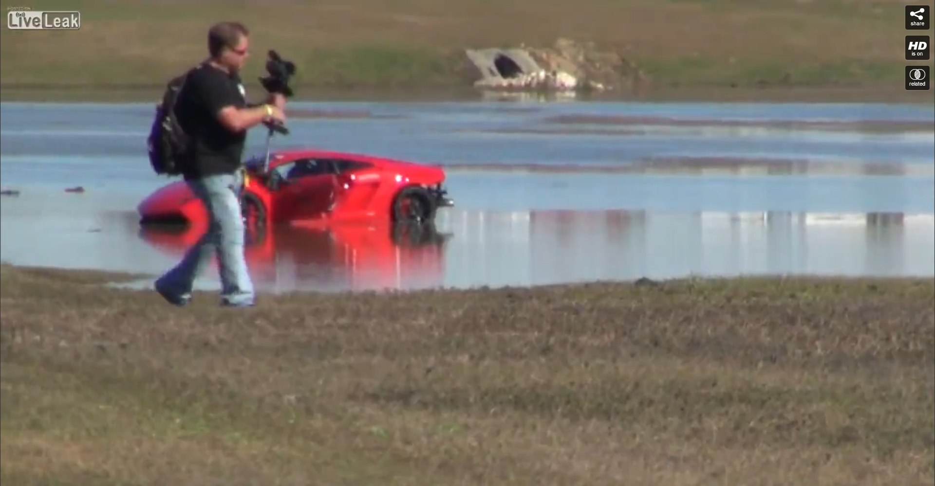 Bolidul a ajuns in lac