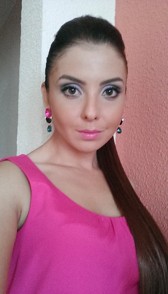 Aura este considerata o jurnalista-etalon a postului national de televiziune