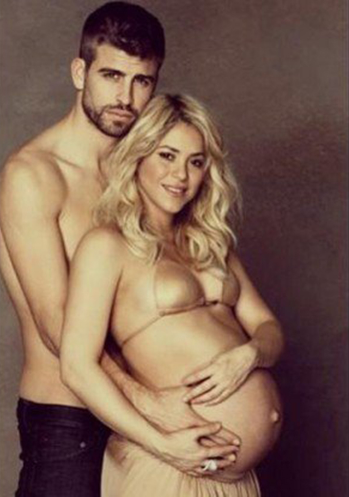 Pe vremea cand era insarcinata cu Milan, cantareata a realizat o sedinta foto exploziva