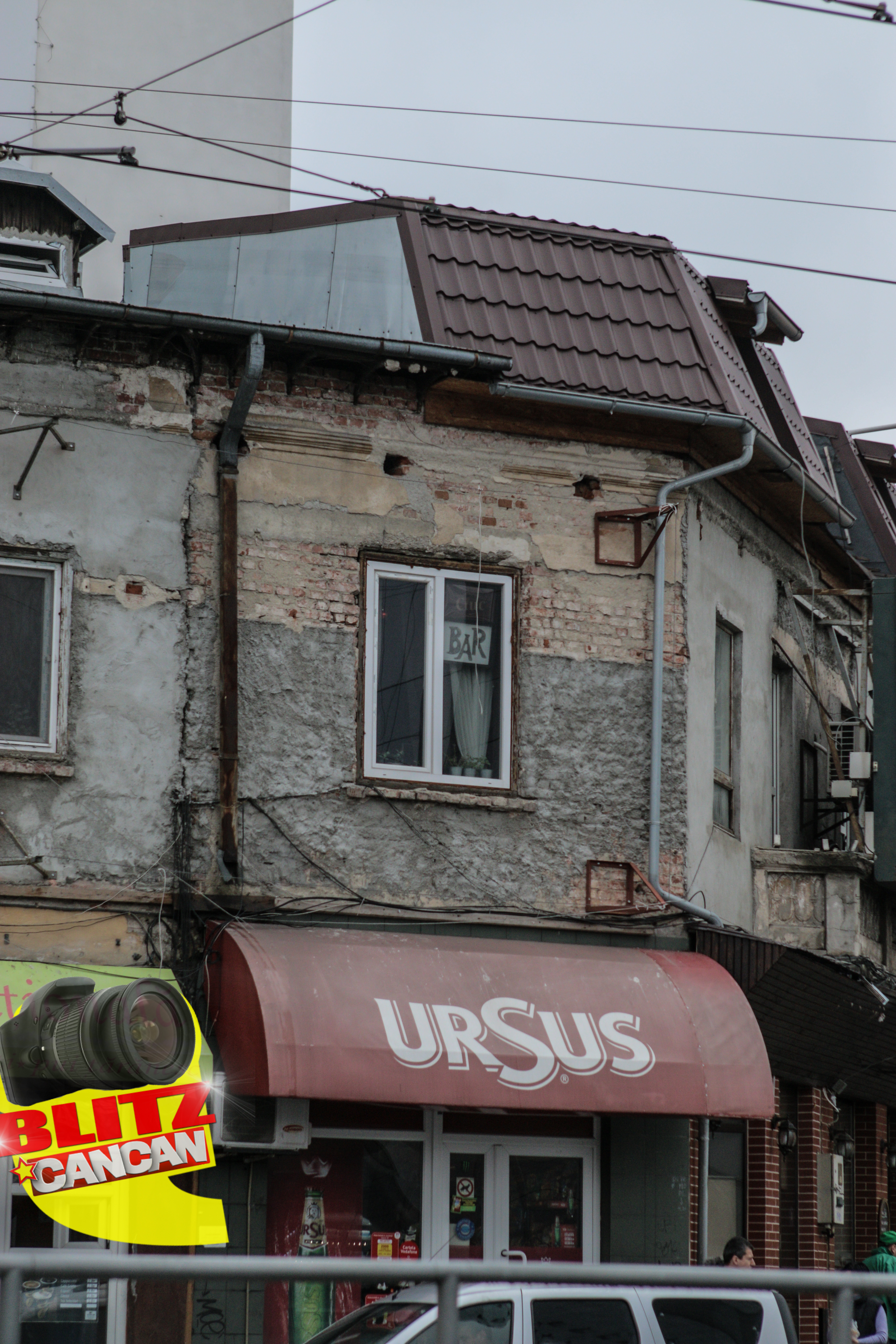 Bucurestenii sun inventivi, cu o coala A4 si o corioaca se face markenting