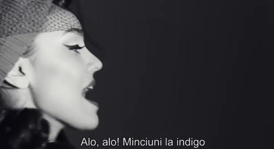 Carmen este acuzata ca a copiat la indigo stilul unei alte cantarete