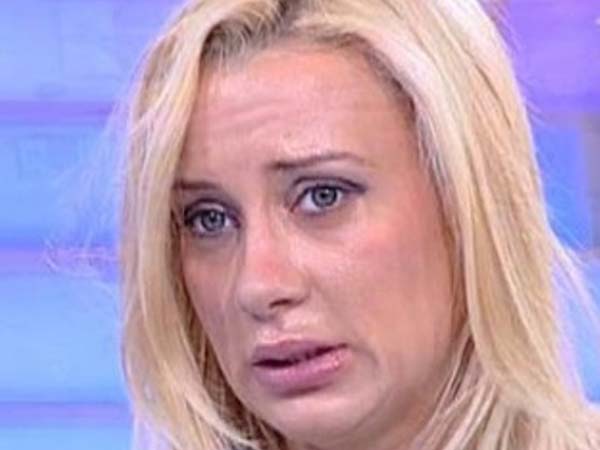 Simona considera ca imaginea i-a fost prejudiciata dupa ce a dat declaratii in dosarul de proxenetism