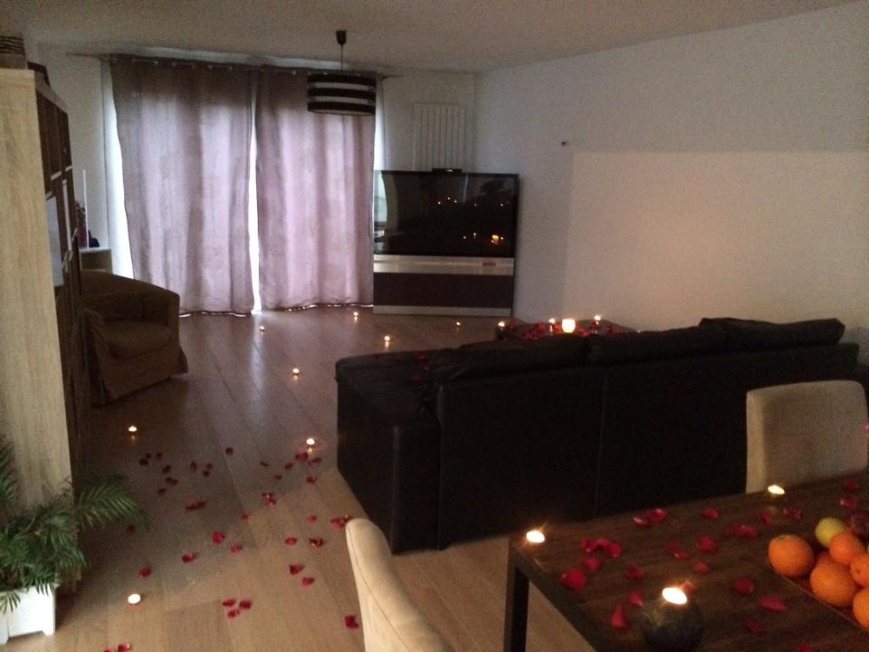 Milionarul le-a aratat prietenilor cat este de romantic