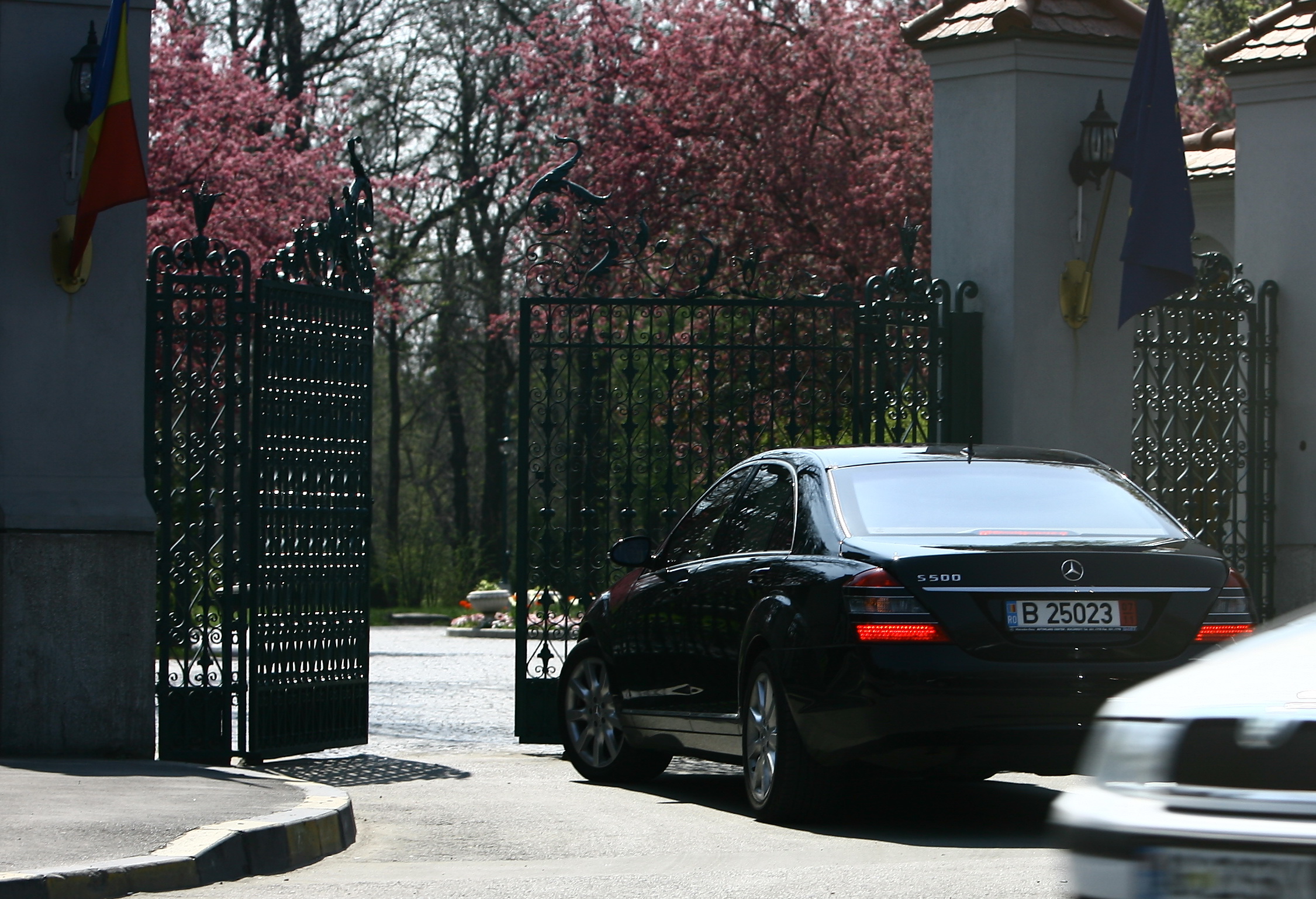 La scurt timp, Elena Udrea intra pe poarta de la Cotroceni