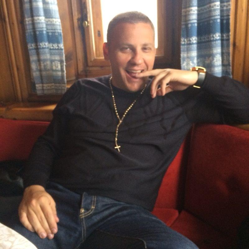 Fiul Irinei Loghin castiga multi bani din imobiliare