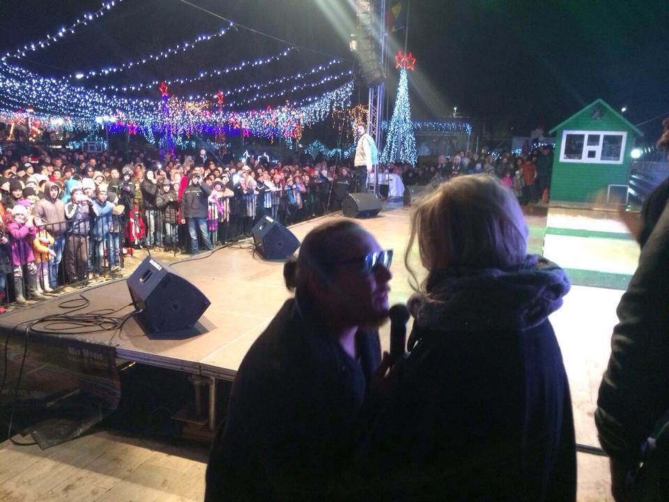 What's Up e romantic cu iubita lui si in public, la concerte