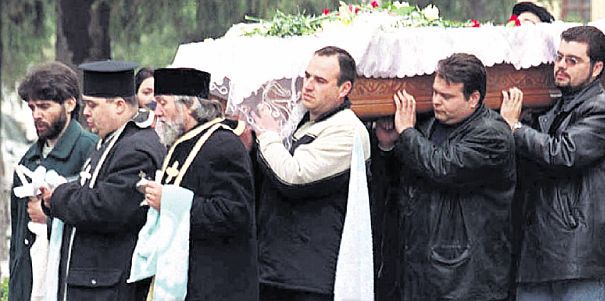 Procurorul sinucigas a fost condus pe ultimul drum de catre colegii lui