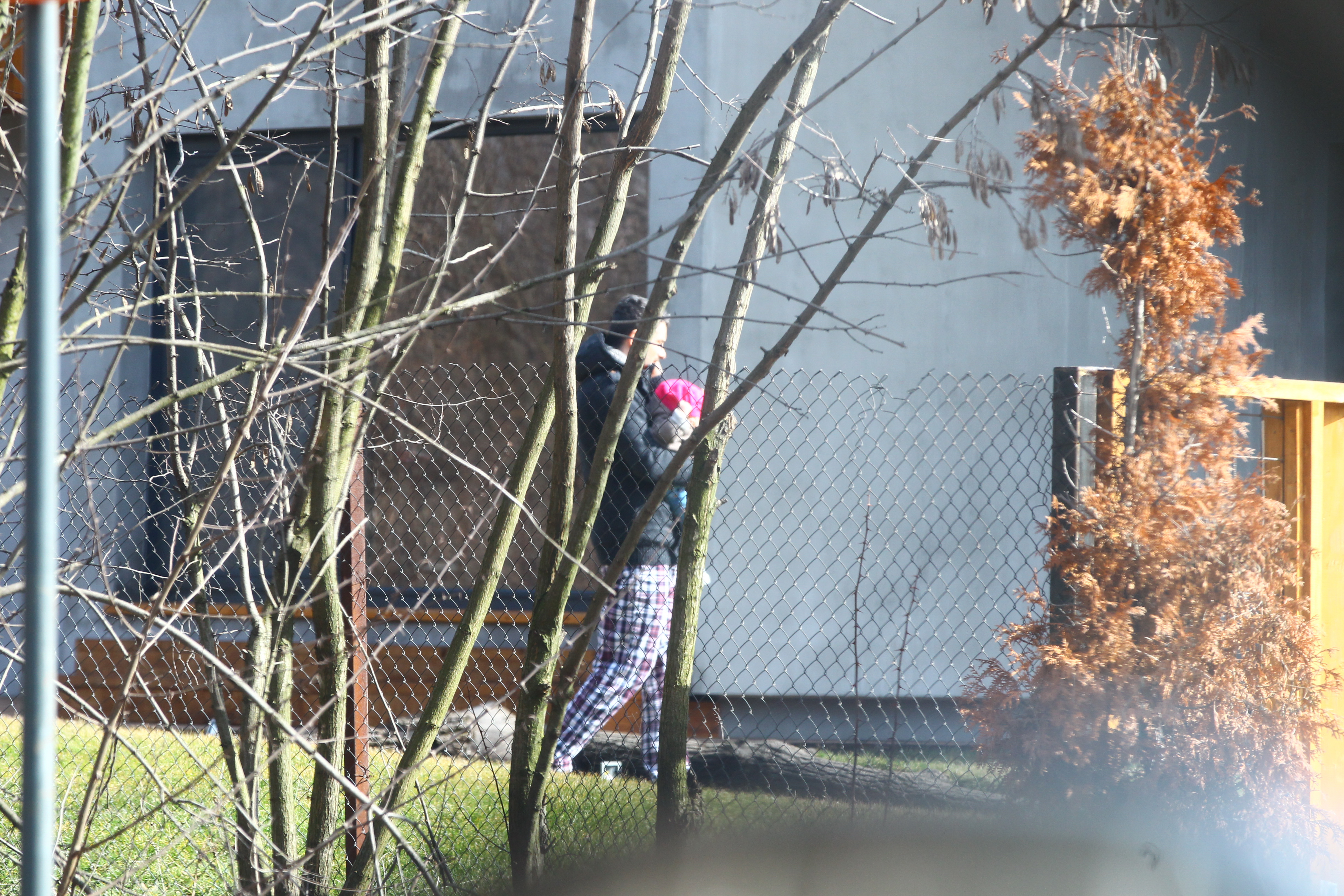 Stefan Lungu a iesit la o scurta plimbare alaturi de fiica sa