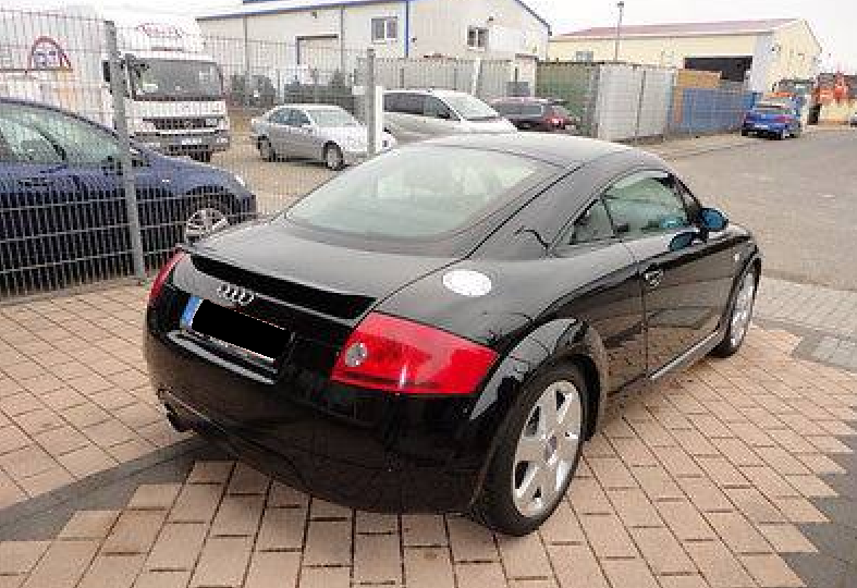 Geo si-a cumparat o masina de lux