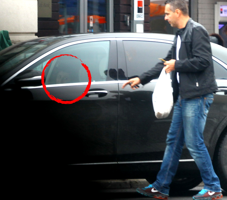 Soferul s-a intors, iar Anamaria Prodan a facut ochii mari spre punga in care se aflau cumparaturile