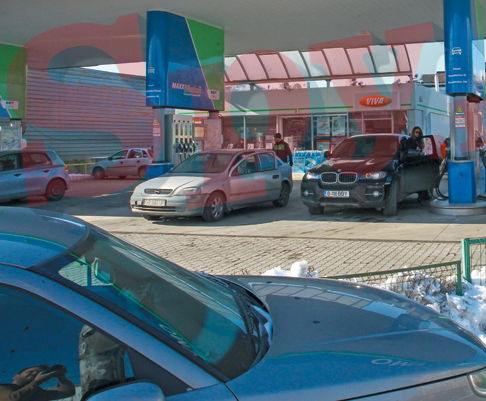 Bianca pleaca din benzinarie